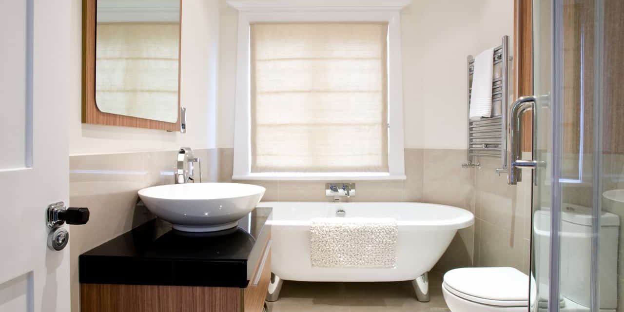 bathroom clean, lovely bathroom