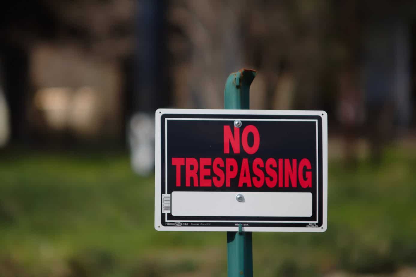 no trespassing sign no trespassing sign
